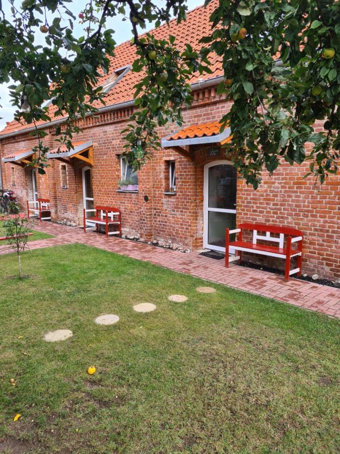 Ferienwohnung Remise Kairies Wustrow  Exterior foto